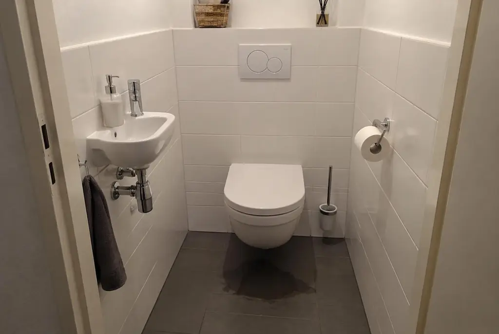 Lekdetectie Nieuwerkerk aan den IJssel – natte vloer bij een toilet